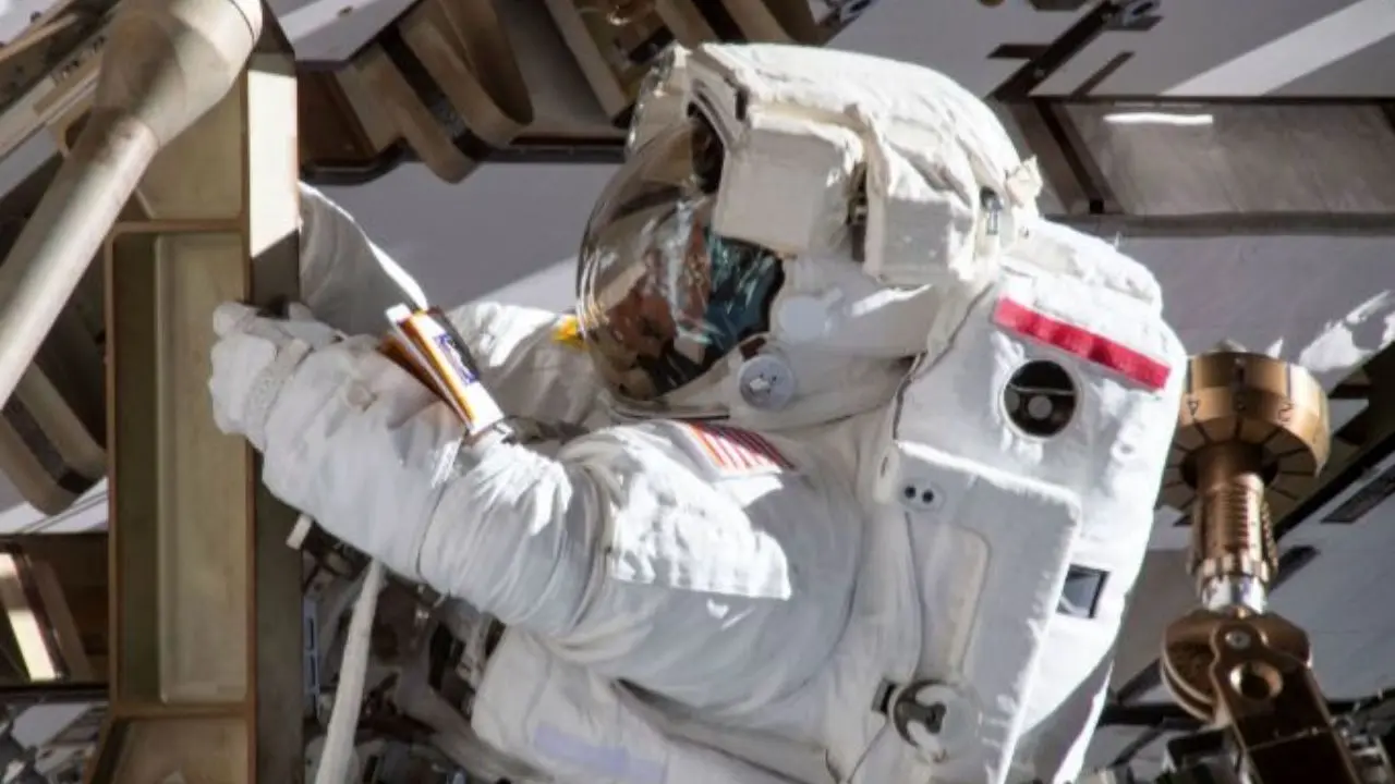 ناسا به دنبال برون‌سپاری تولید لباس‌های فضایی است