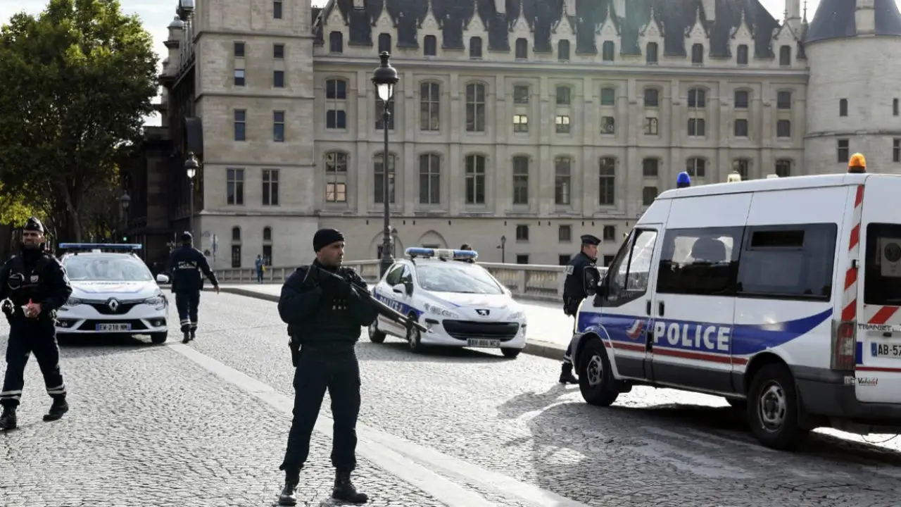 دادگاه عالی «نانتق» پاریس به دلیل هشدار بمب‌گذاری تخلیه شد