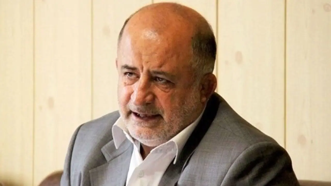 انتقاد قاضی‌پور از سفر اساتید ایرانی به آمریکا به‌نام مطالعه احیای دریاچه ارومیه