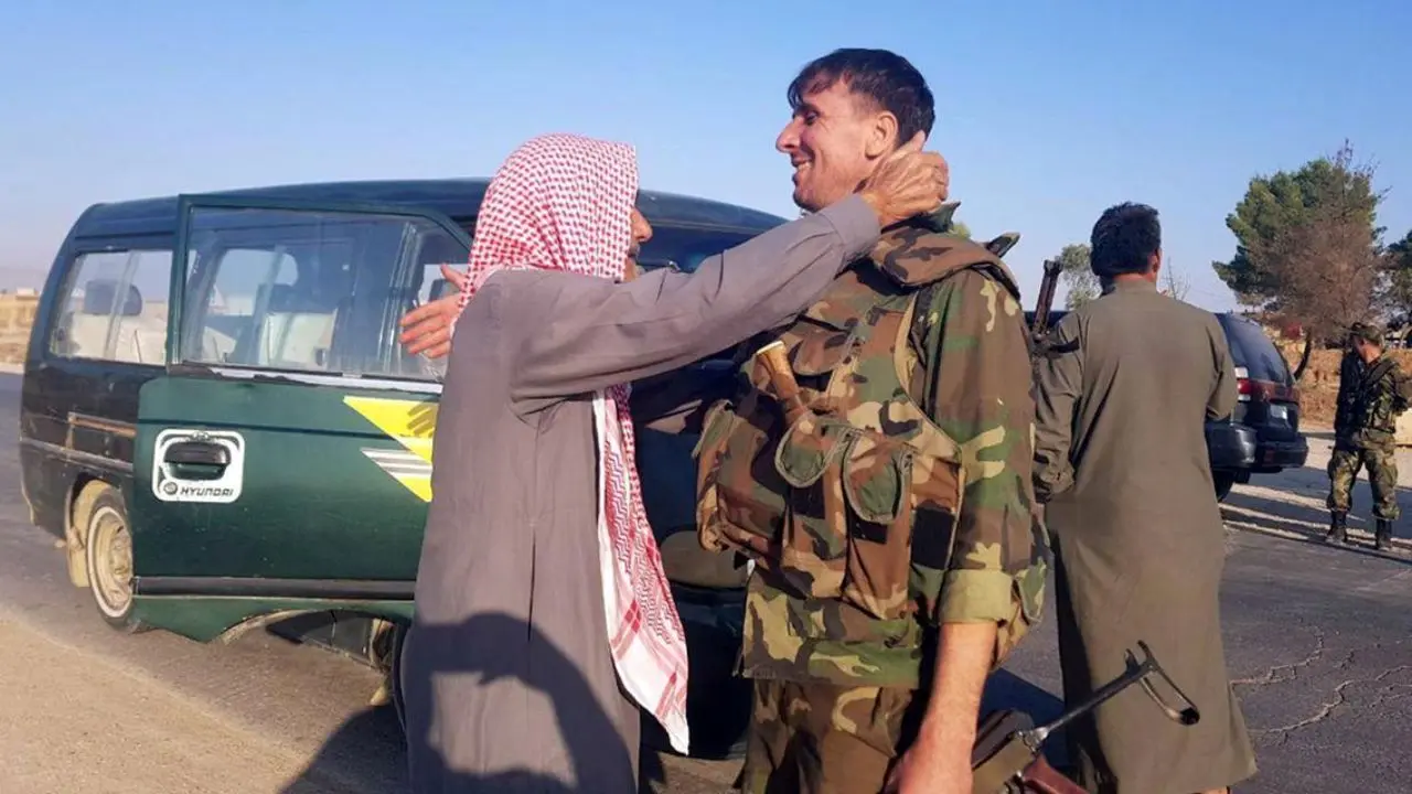 استقبال گرم مردمی از ورود ارتش سوریه به مناطق کُردنشین + ویدئو