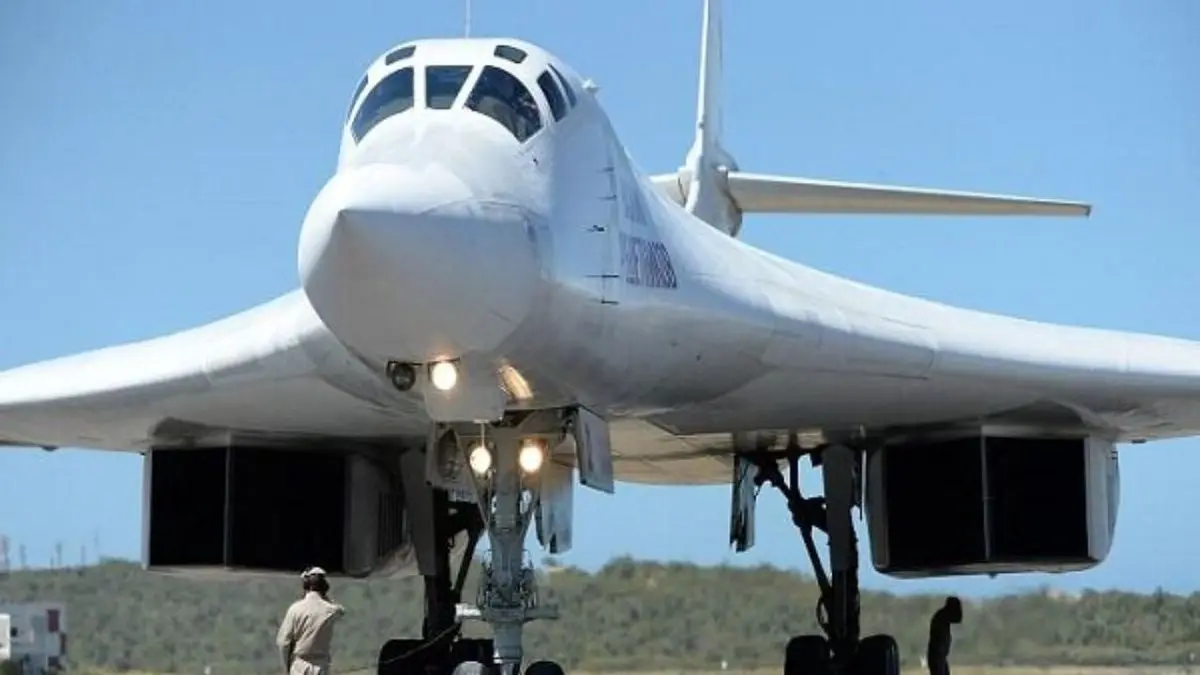فرود 2 بمب‌افکن روسی با قابلیت حمل سلاح هسته‌ای در آفریقای‌جنوبی