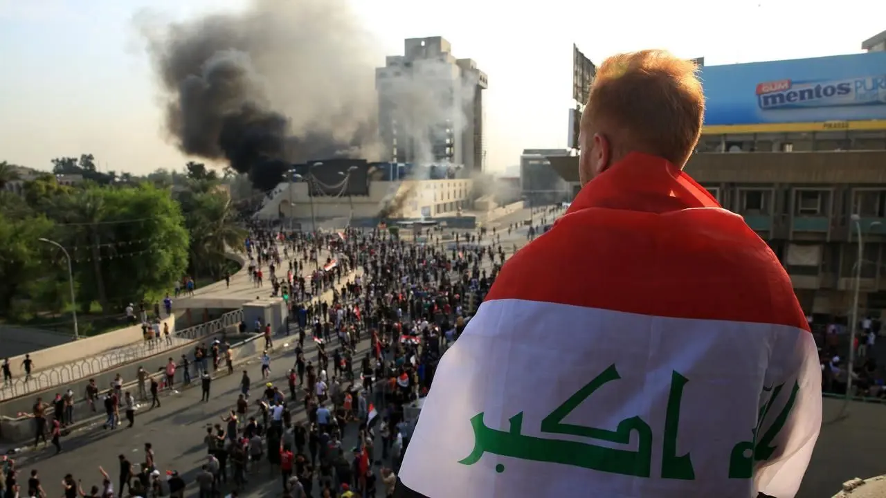 اصرار تظاهرات‌کنندگان برای ورود به منطقه سبز بغداد ادامه دارد + ویدئو