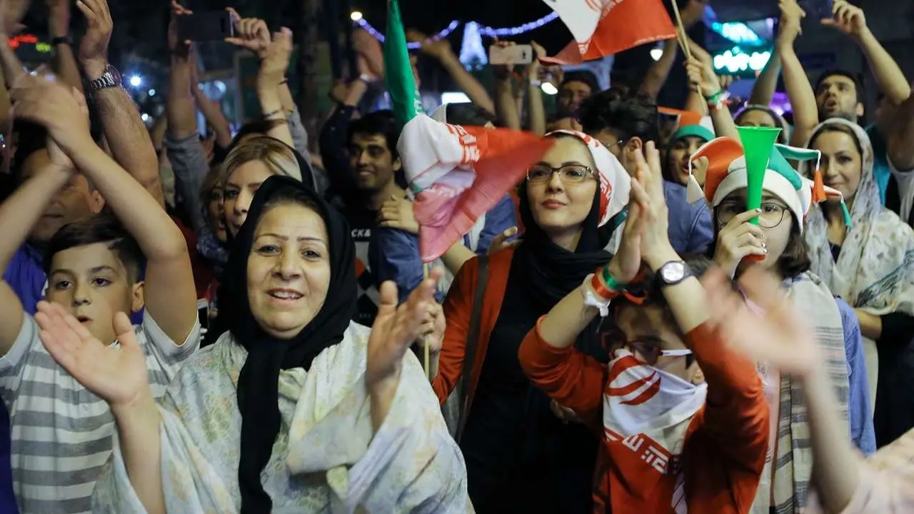 رتبه ایران در میان کشورهای شاد چند است؟