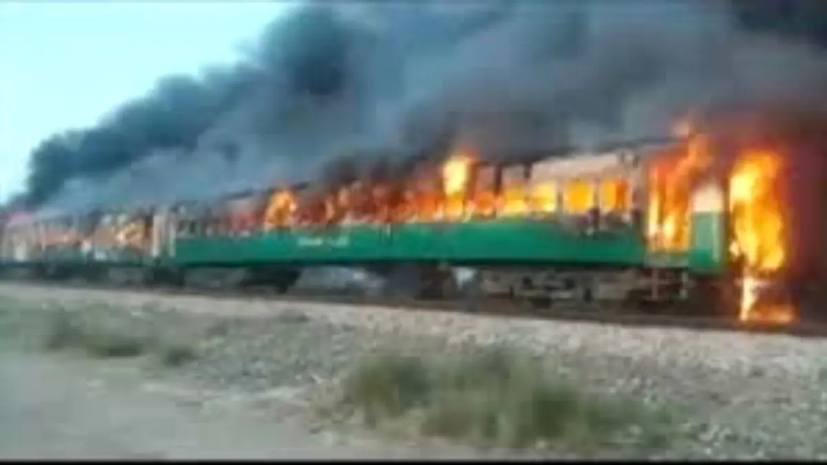 64 کشته در حریقِ قطار مسافربری در پاکستان