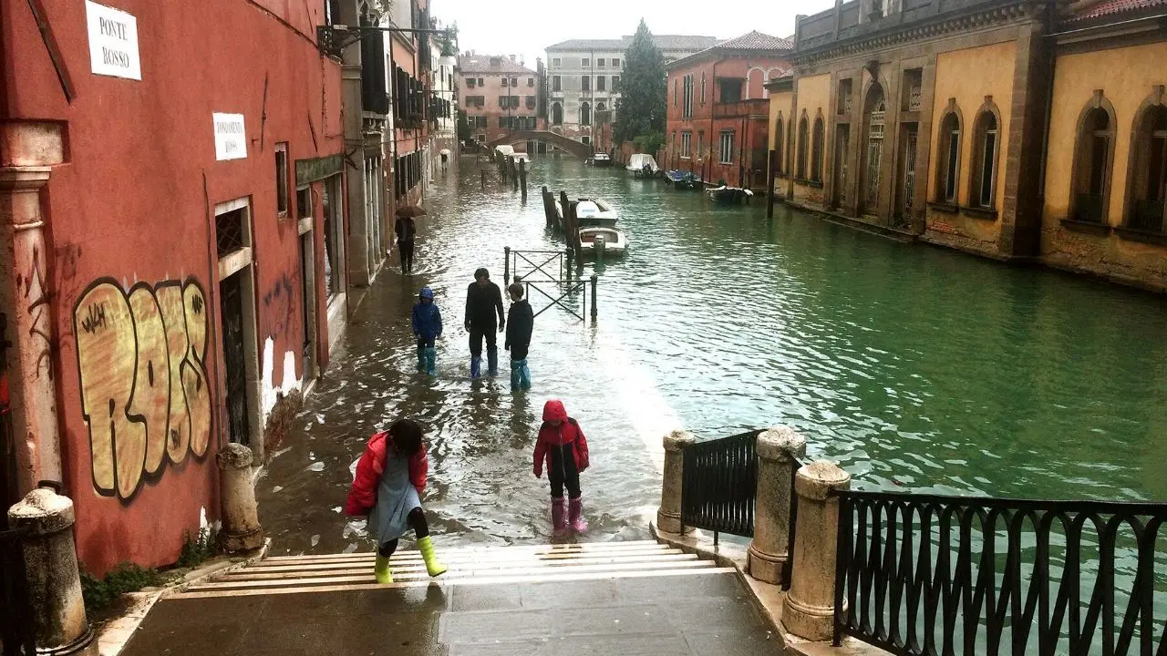 بلایی که طوفان و سیل شدید سر شهرهای ایتالیا آورد + ویدئو