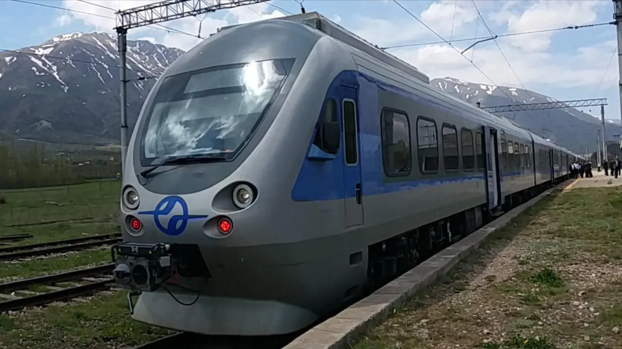 هندی‌ها برای برقی کردن قطار تبریز- تهران اعلام آمادگی کرده‌اند