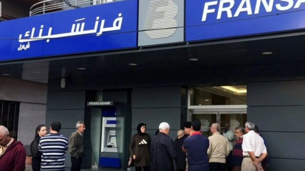 بانک‌ها و مدارس در لبنان بعد از تعطیلی دو هفته‌ای آغاز به کار کردند
