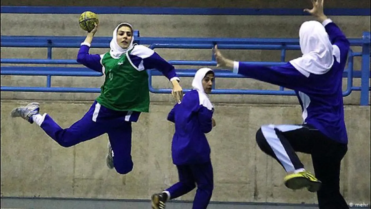 ادامه صدرنشینی تاسیسات دریایی تهران در هفته دوم لیگ‌هندبال زنان