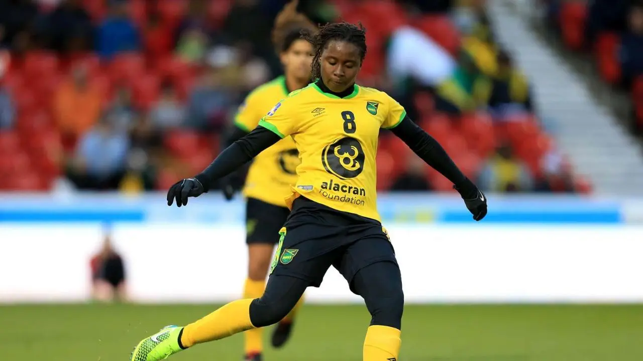 قتل ستاره تیم ملی فوتبال زنان جامائیکا به خاطر تلفن همراه