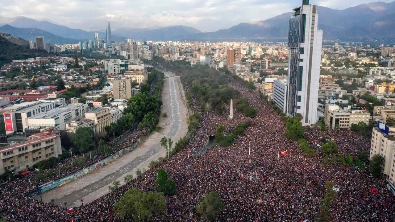 ادامه اعتراض‌ها در شیلی با وجود وعده اصلاحات دولت + ویدئو