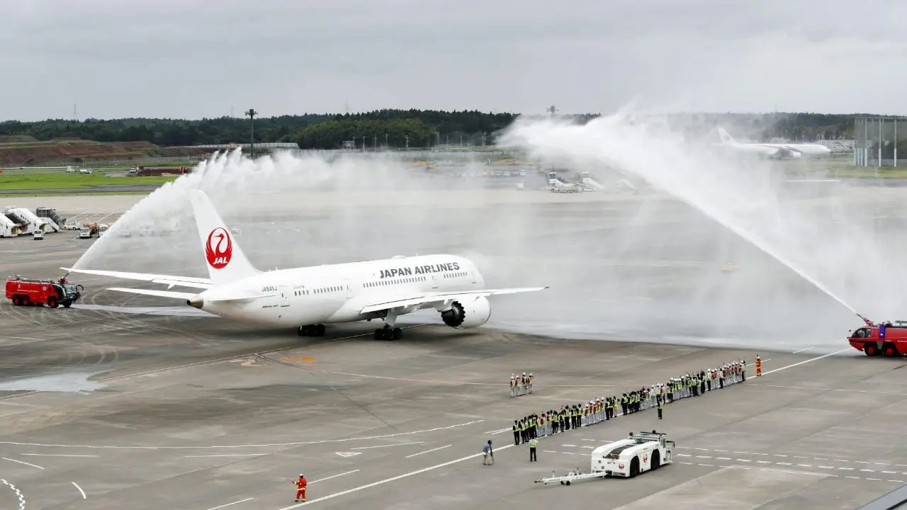 هواپیمای نخست‌وزیر ژاپن گرفتار حریق شد
