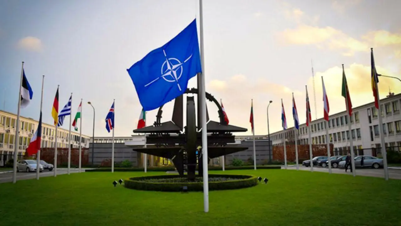 واکنش وزیر دفاع آلمان به انتقاد فرانسه در مورد ناتو