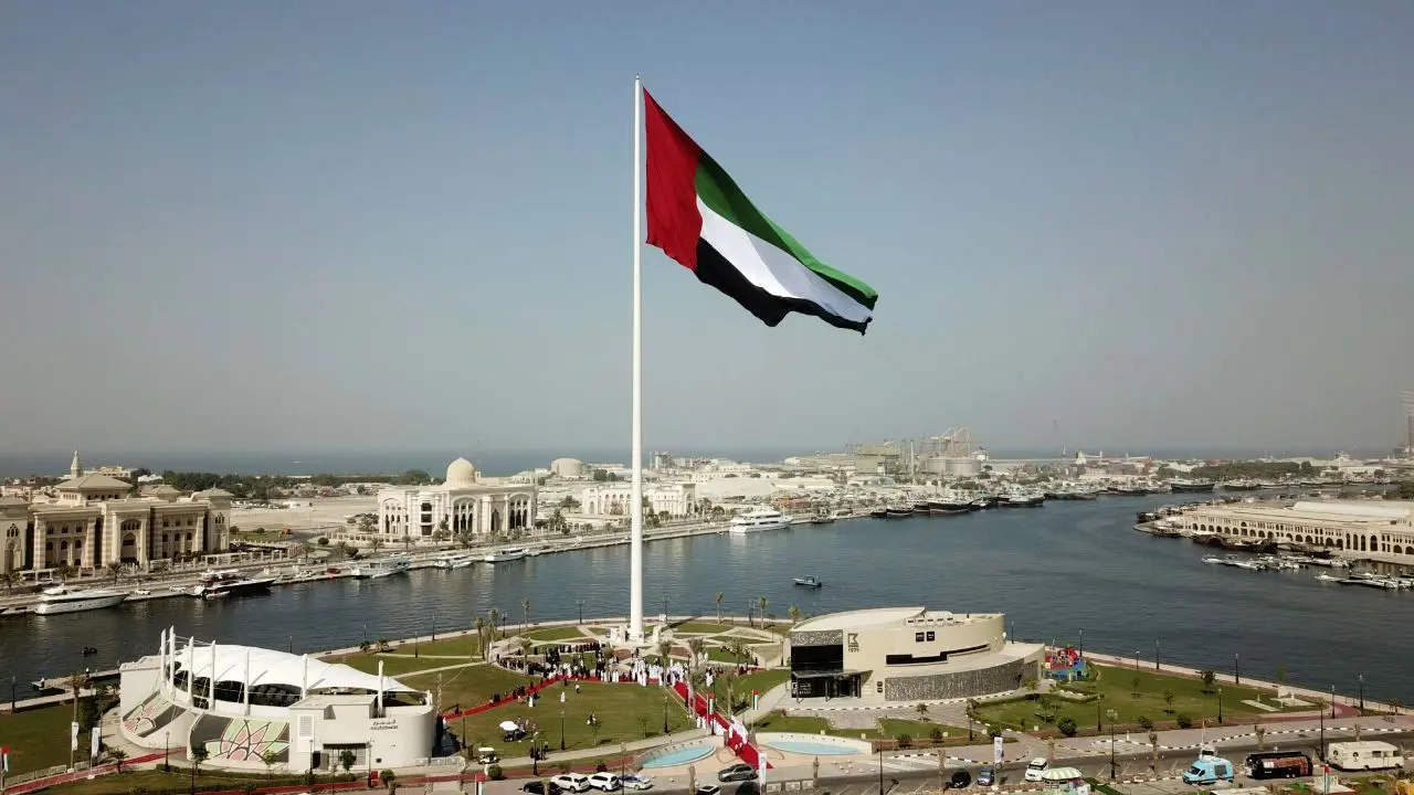 مقام اماراتی: تحولات مهمی به‌زودی برای حل بحران منطقه خلیج فارس رخ می‌دهد