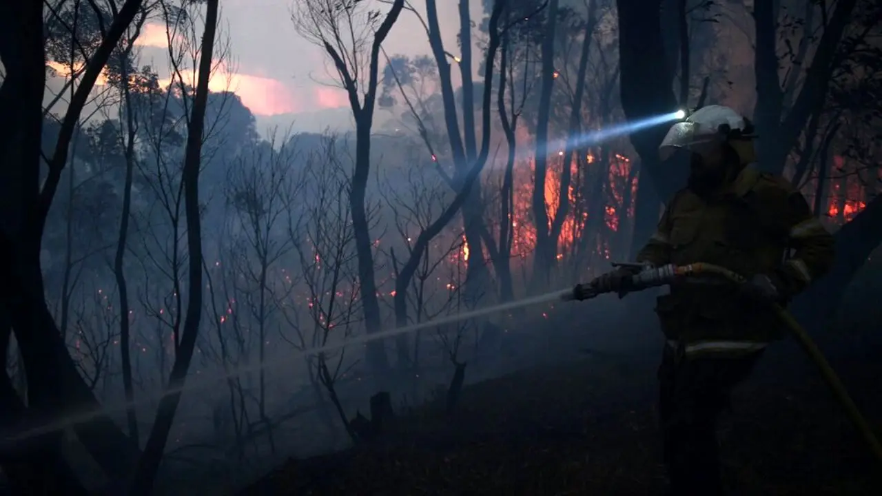آتش‌سوزی وسیع در مراتع و جنگل‌های استرالیا ادامه دارد + ویدئو