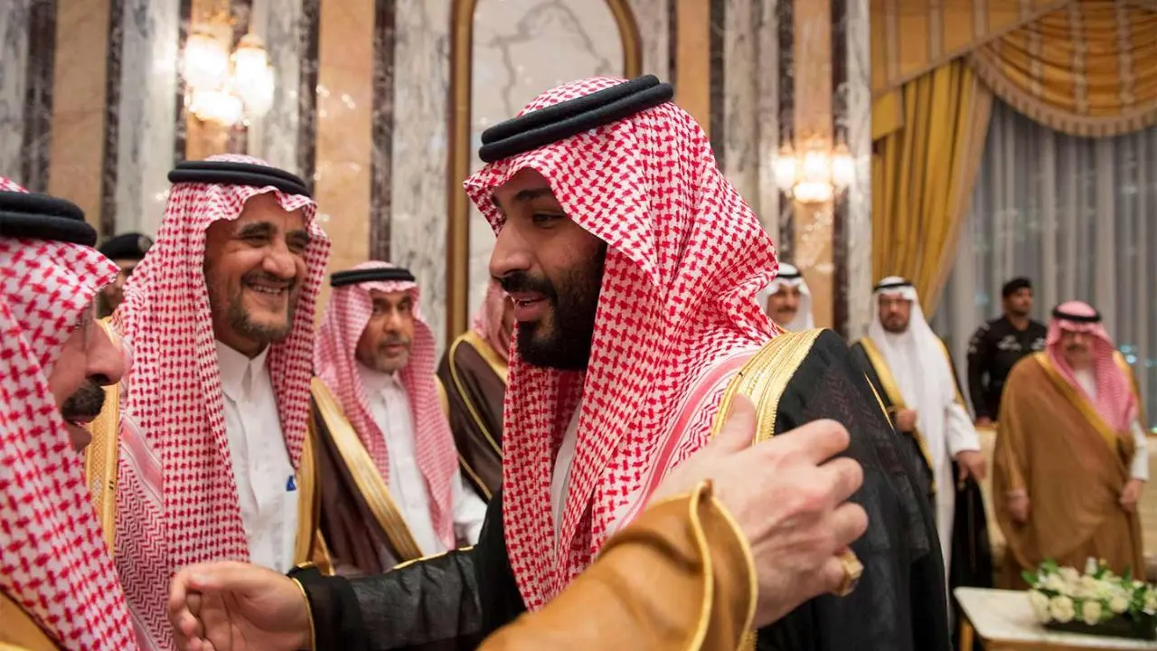 مخالف رژیم «آل سعود» افشا کرد: کنترل شاهزادگان سعودی با پابند‌های اسرائیلی
