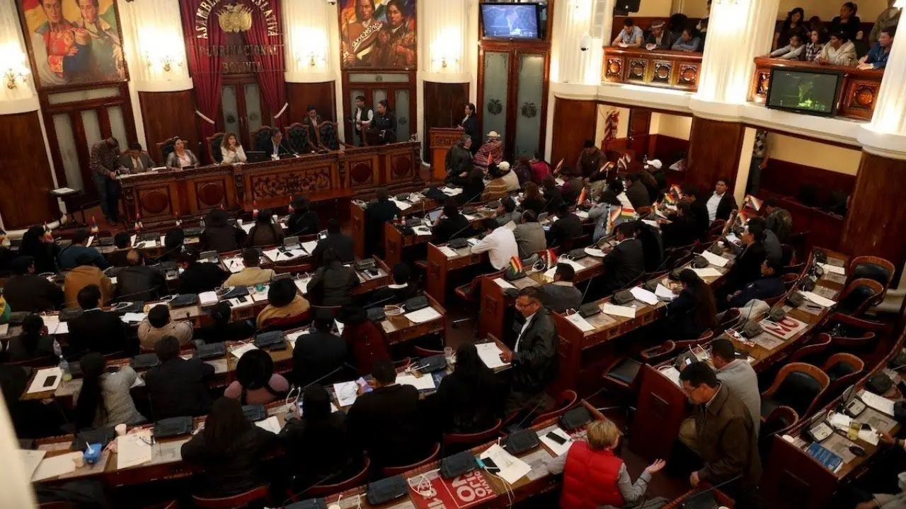 کنگره بولیوی برگزاری انتخابات جدید را تصویب کرد