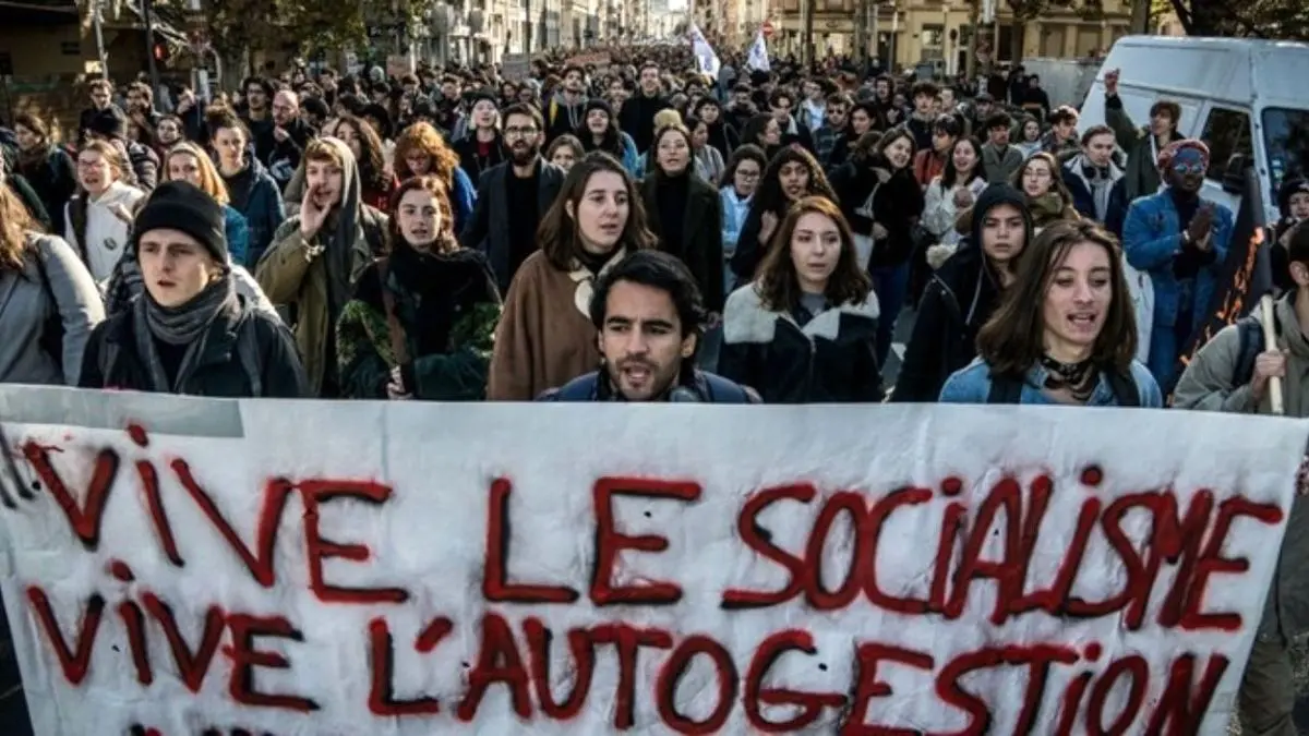 خودسوزی دانشجوی فرانسوی و اعتراضات دانشجویان