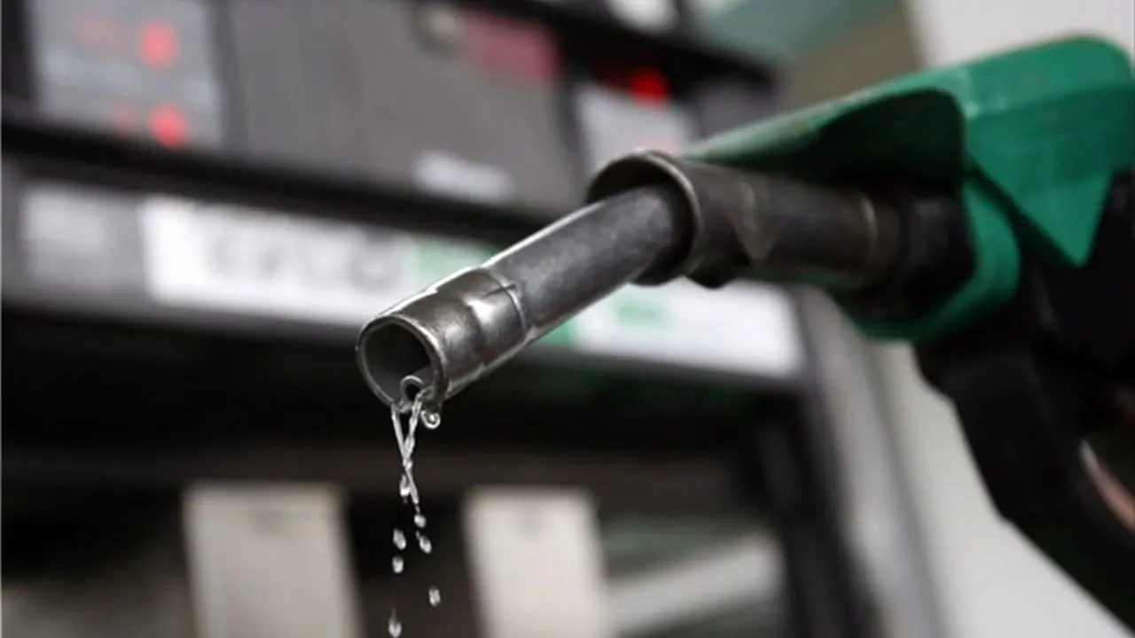 افزایش قیمت بنزین تاثیری در جبران کسری بودجه ندارد