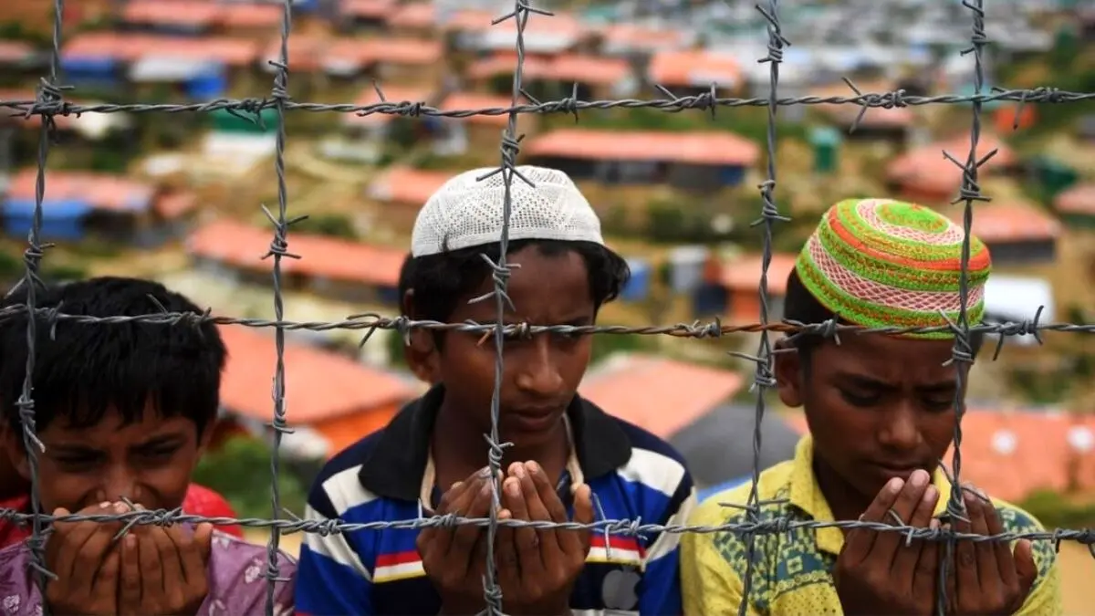 «بنگلادش» اطراف اردوگاه های مسلمانان روهینگیا را حصارکشی کرد
