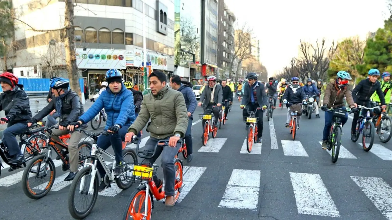 همایش بزرگ دوچرخه سواری 2هزار دانشجو و دانش آموز در خیابان‌های مرکز پایتخت