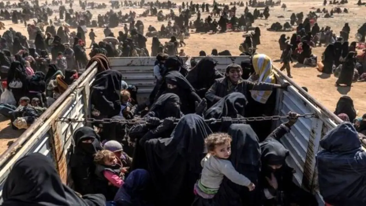 نیروهای آمریکایی صدها خانواده داعشی را از سوریه به عراق منتقل کردند