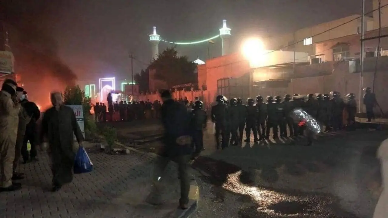 پلیس عراق و معترضان در نزدیکی کنسولگری ایران در نجف درگیر شدند