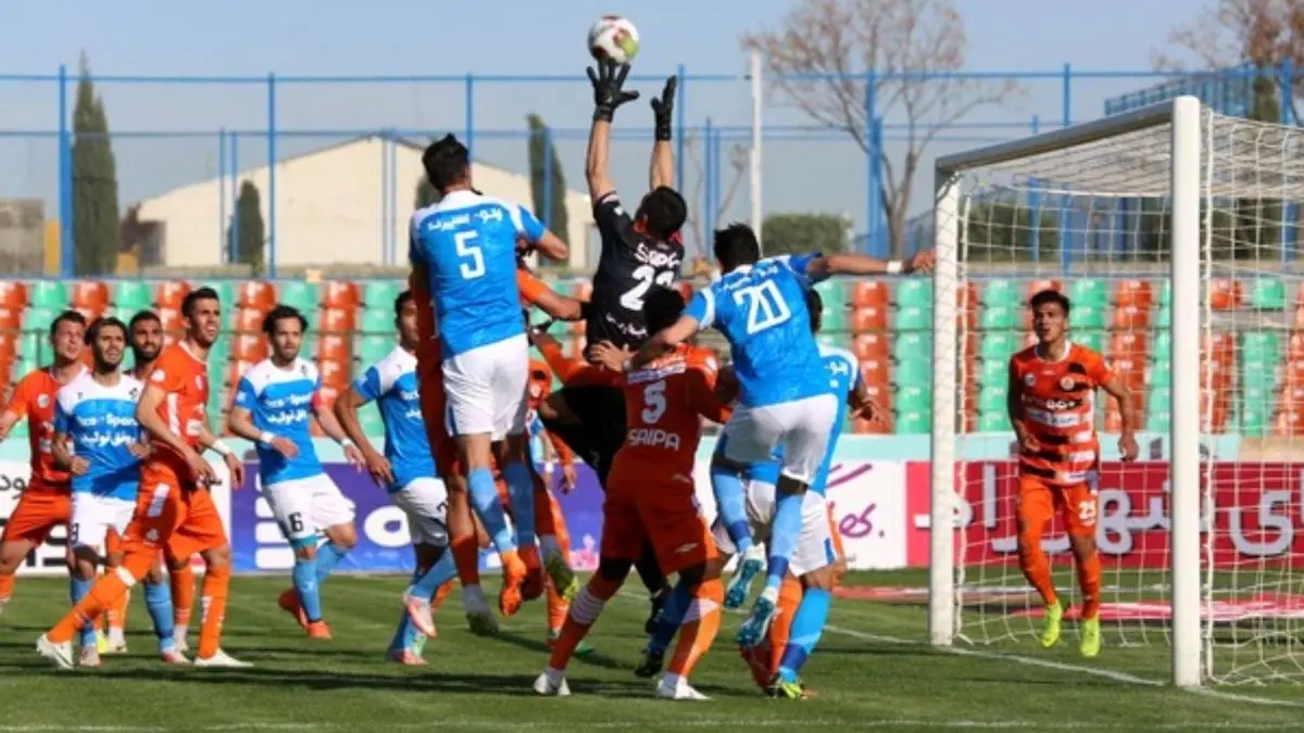 تکذیب ادعای باشگاه تراکتور توسط پیکانی‌ها/ بلیت بازی رایگان نیست