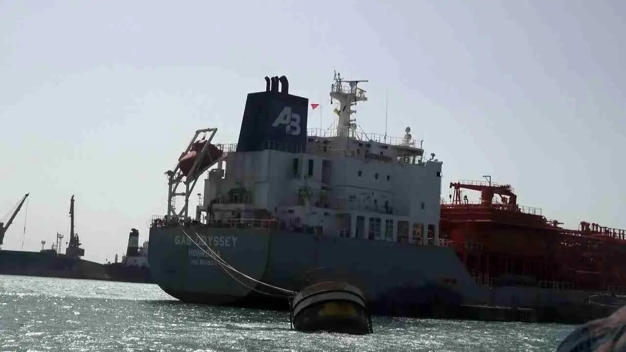 شرکت نفت یمن: 5 کشتی حامل سوخت در توقیف ائتلاف سعودی است