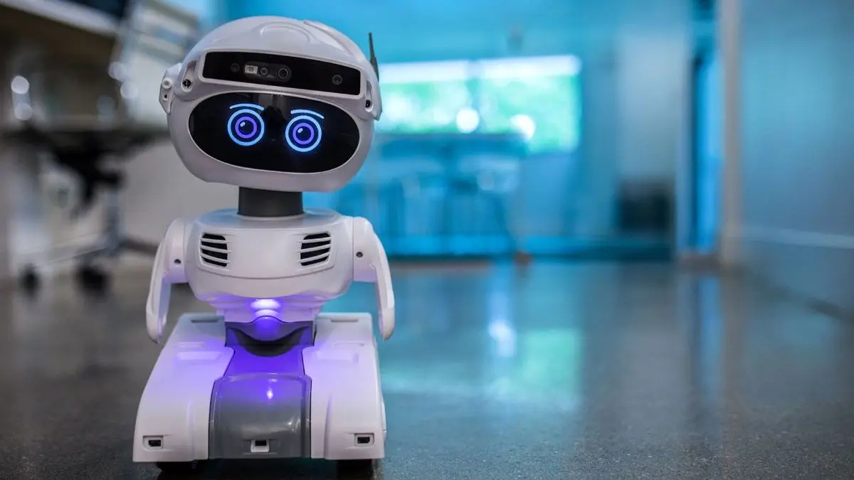 ربات اجتماعی در فرودگاه‌ها مسافران را راهنمایی می‌کند