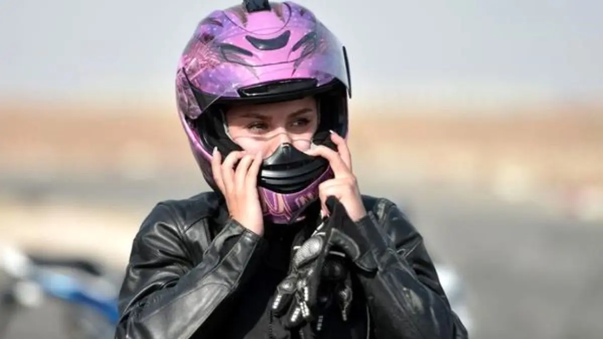 مخالفت یک شعبه دیوان عدالت با صدور گواهینامه موتورسیکلت برای زنان