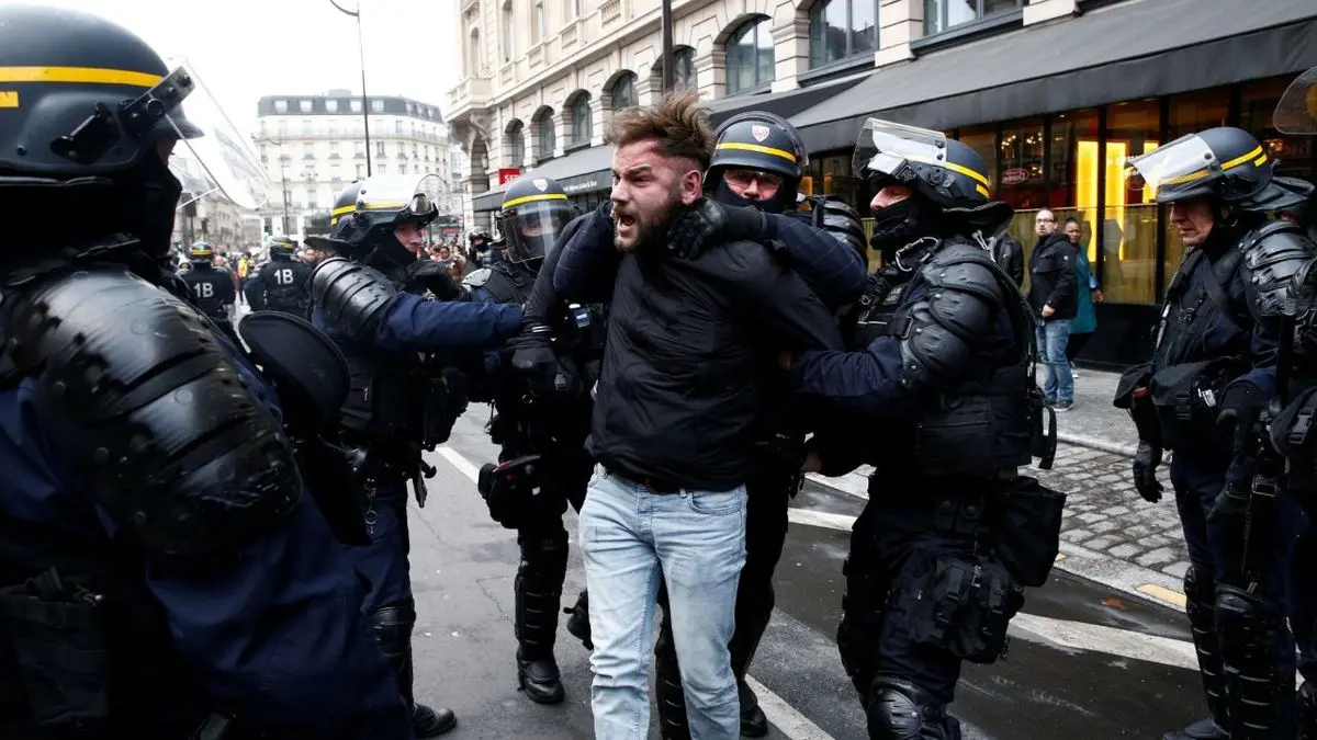 پلیس فرانسه 30 تن را در جریان اعتراضات اخیر بازداشت کرد
