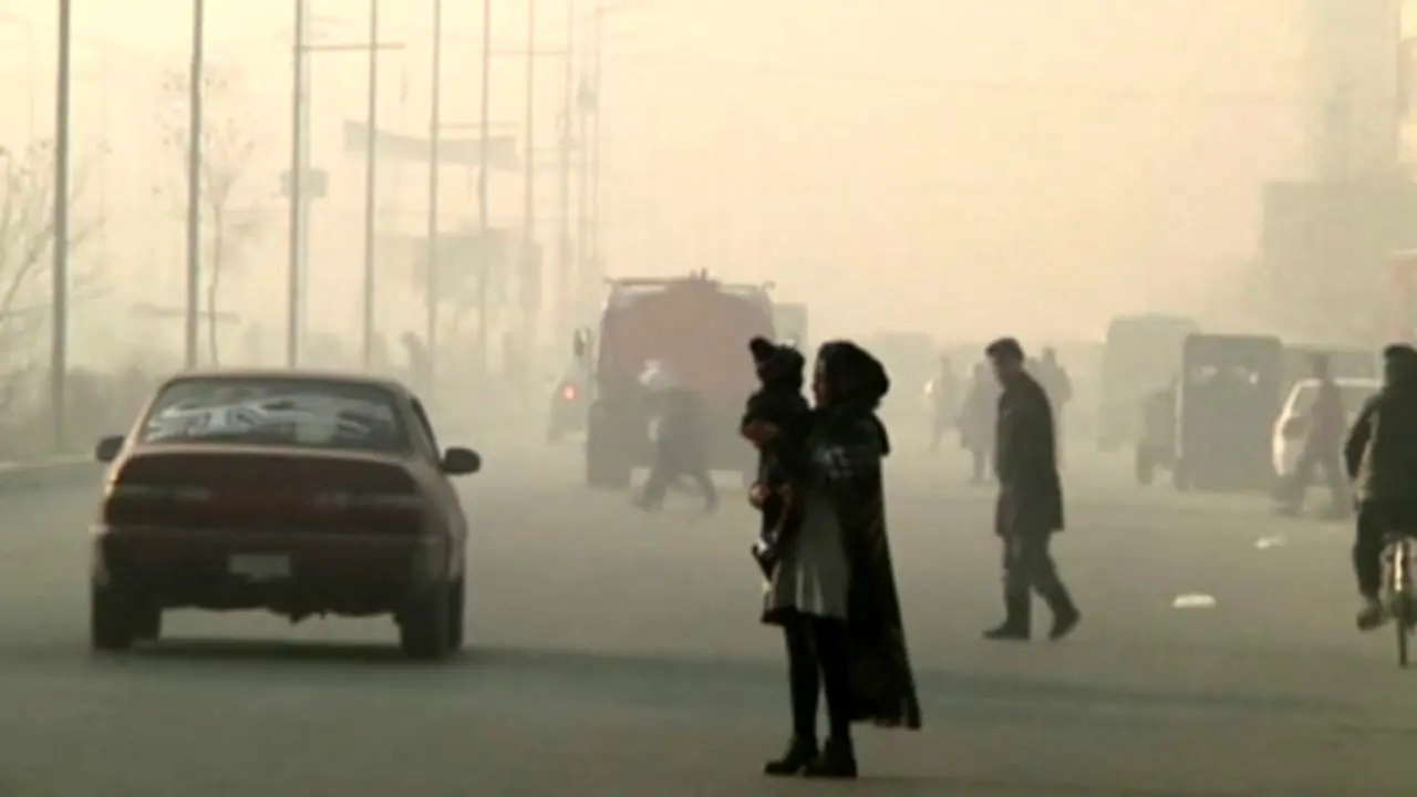 آلودگی هوا در افغانستان چند برابر بیشتر از جنگ قربانی می‌گیرد