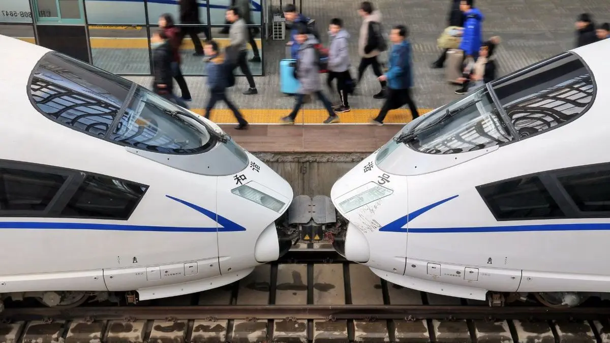حرکت قطار خودران روی ریل مجازی + تصاویر