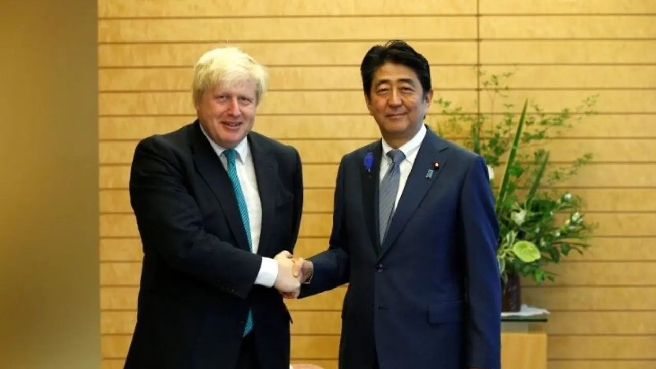 نخست‌وزیران ژاپن و انگلیس در ارتباط با مسائل منطقه گفتگو کردند