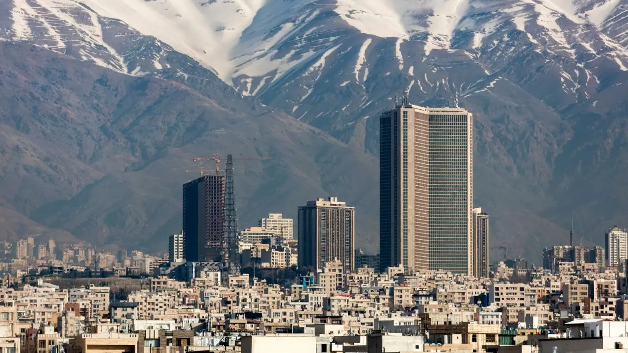 سهم کم درآمدها از هزینه مسکن 70 درصد است/ 54 درصد از جمعیت شهرهای بزرگ مالک هستند/ 19 میلیون حاشیه‌نشین در اطراف تهران زندگی می‌کنند
