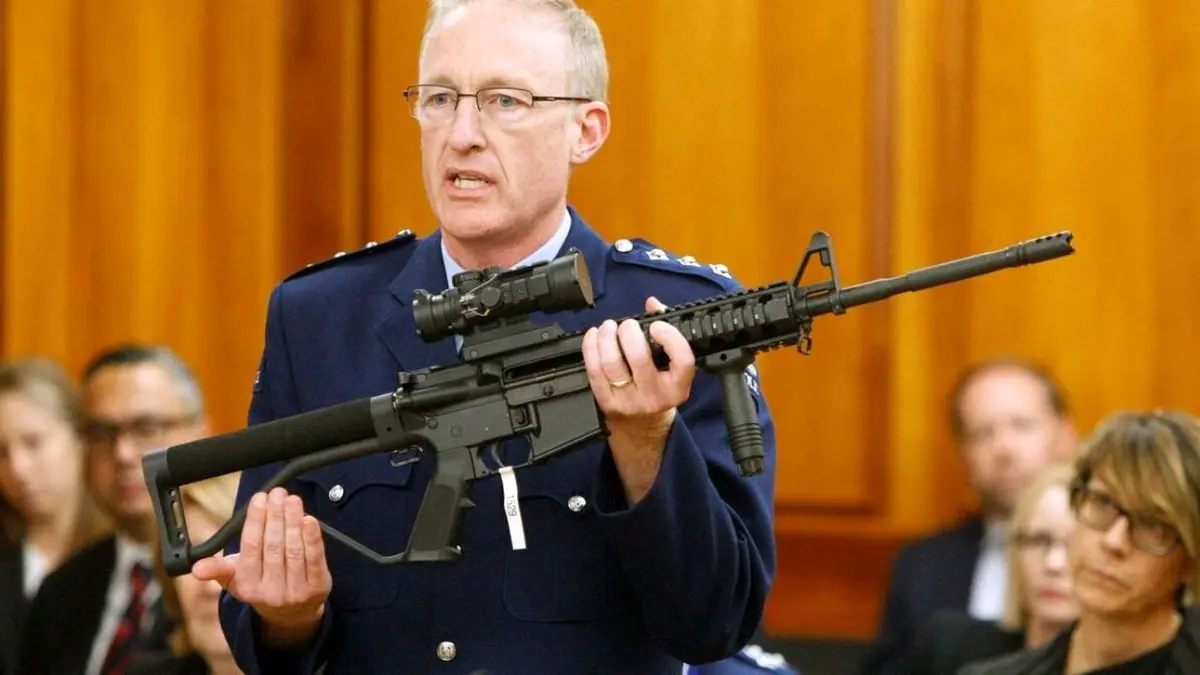 نیوزیلند بیش از پنجاه هزار سلاح غیر مجاز را از مردم خریداری کرد