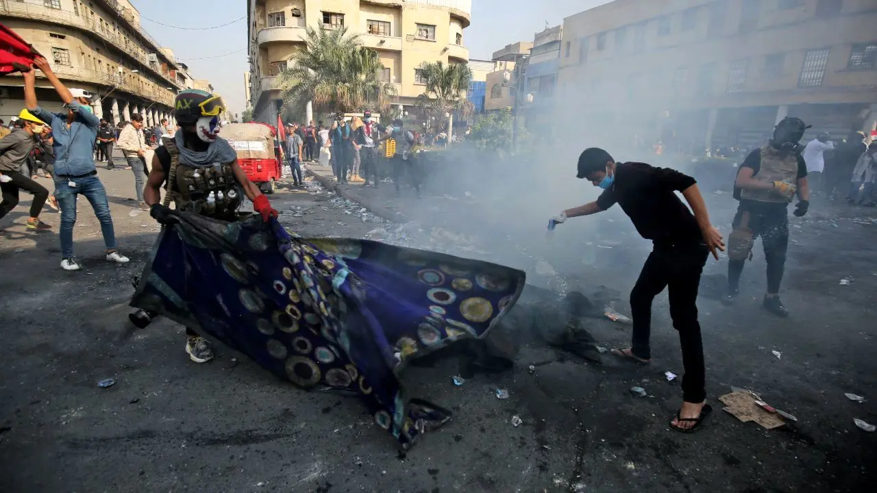 معترضان، مقرهای احزاب عراقی را آتش زدند