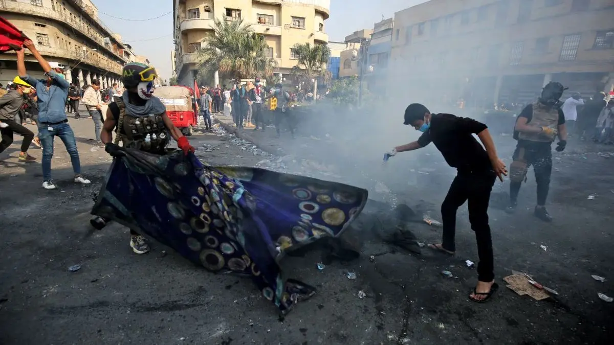 معترضان، مقرهای احزاب عراقی را آتش زدند
