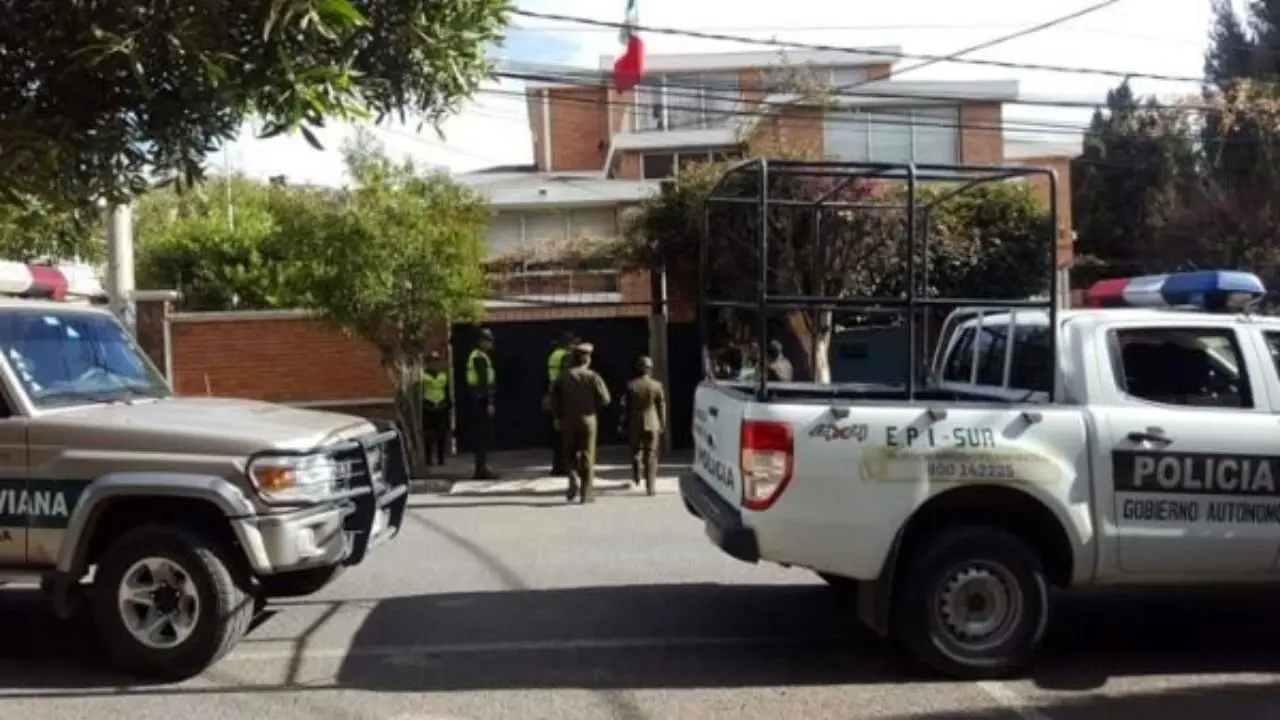 مکزیک کاردار بولیوی را احضار کرد