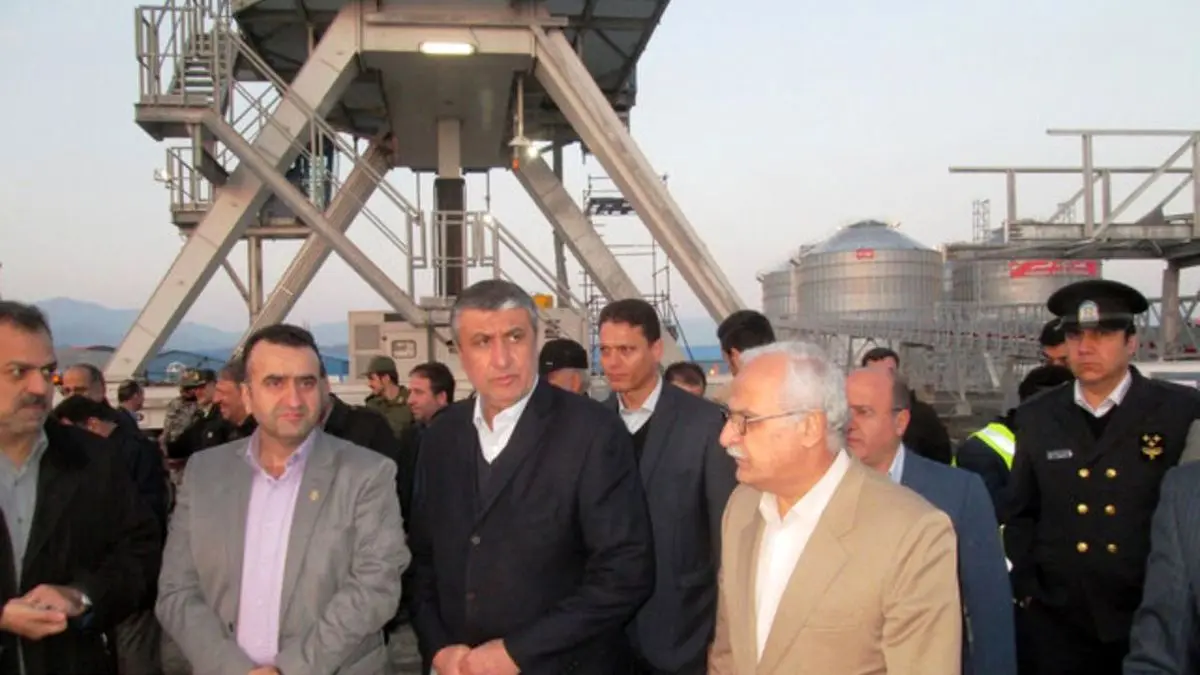 وزیر راه و شهرسازی از بندر و راه‌آهن آستارا بازدید کرد