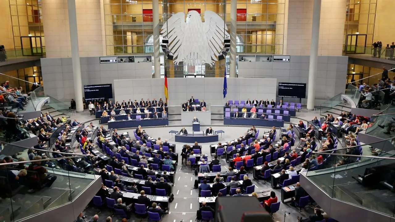 پارلمان آلمان از فروپاشی زودتر از موعد ائتلاف بزرگ خبر داد