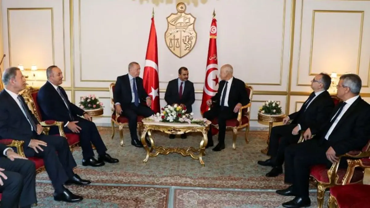اعتراض اردوغان به بوی سیگار در نشست مطبوعاتی با رئیس‌جمهور تونس