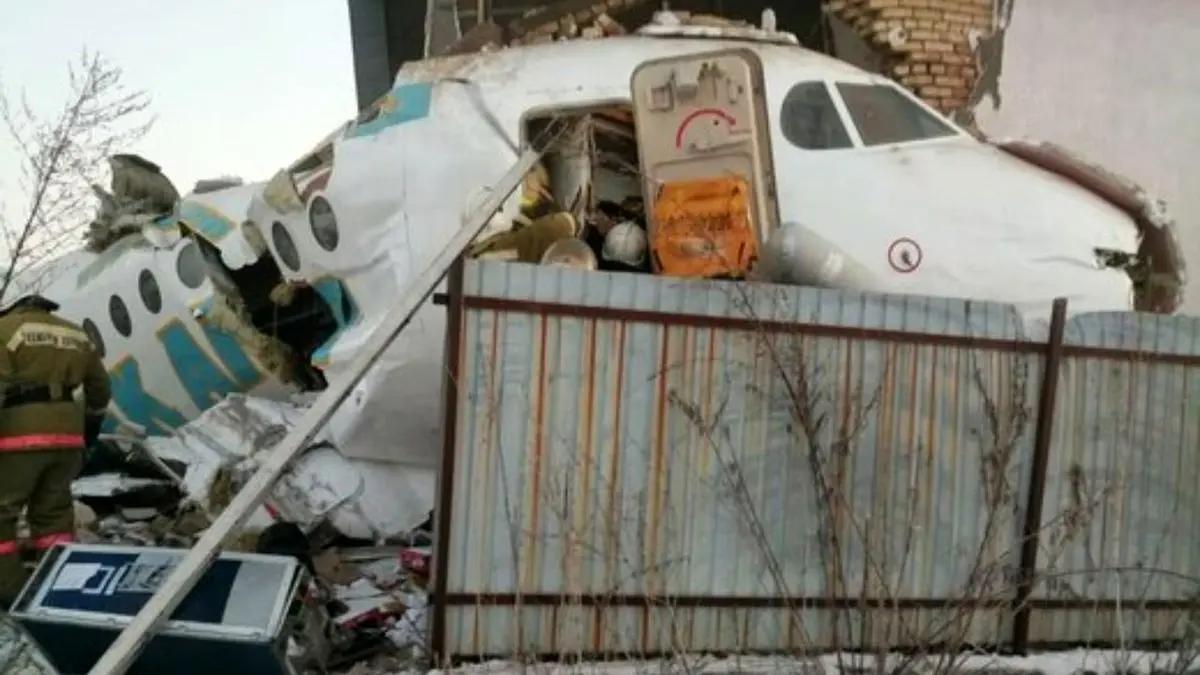سقوط مرگبار هواپیمای مسافربری با 100 سرنشین در قزاقستان
