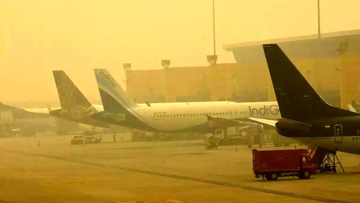 مه و سرمای شدید در «هند» برنامه پروازها را مختل کرد + ویدئو