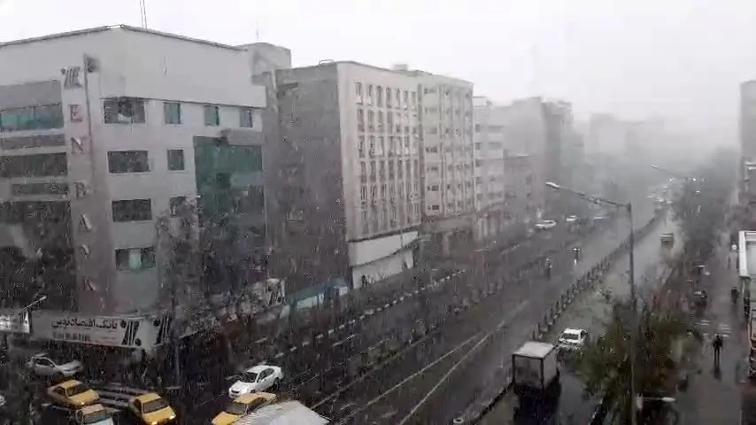 بارش سنگین برف زمستانی تهران + ویدئو