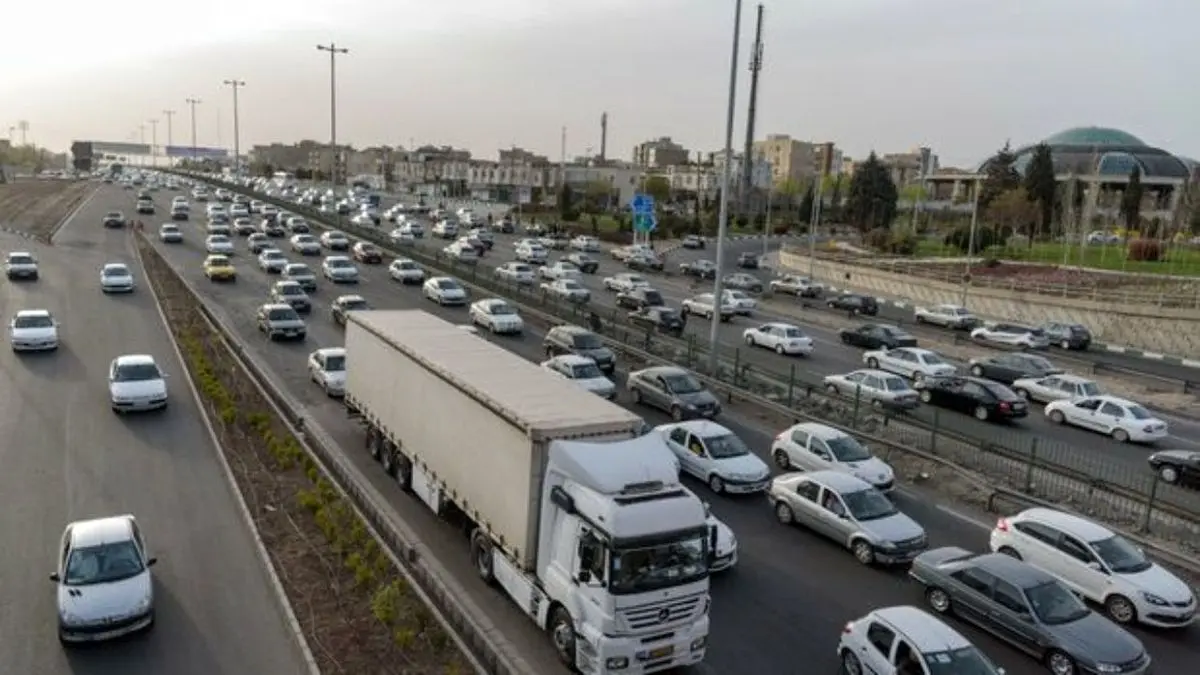 ترافیک نیمه‌سنگین در آزادراه تهران- کرج و کرج- قزوین