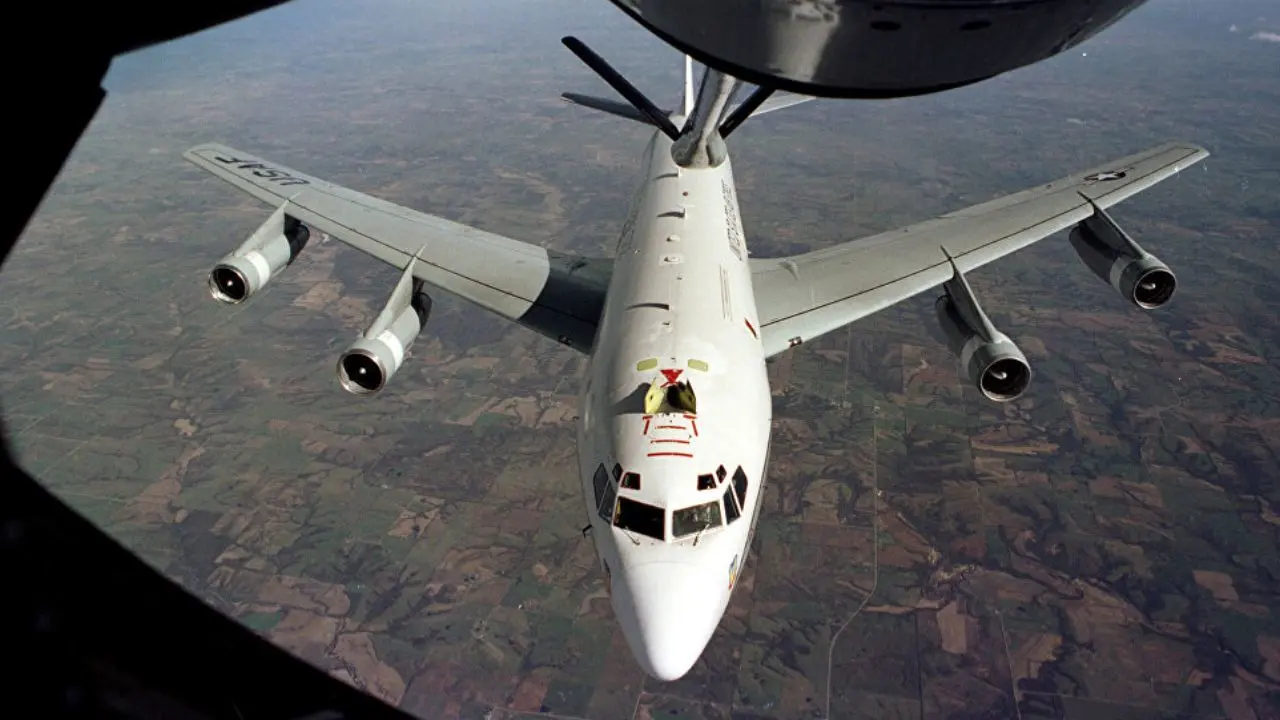 هواپیمای ردیاب هسته‌ای آمریکا بر فراز پایگاهی در عراق به پرواز درآمد