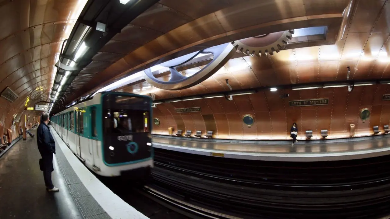 اعتصاب در بیشتر خطوط متروی پاریس از فردا متوقف می‌شود