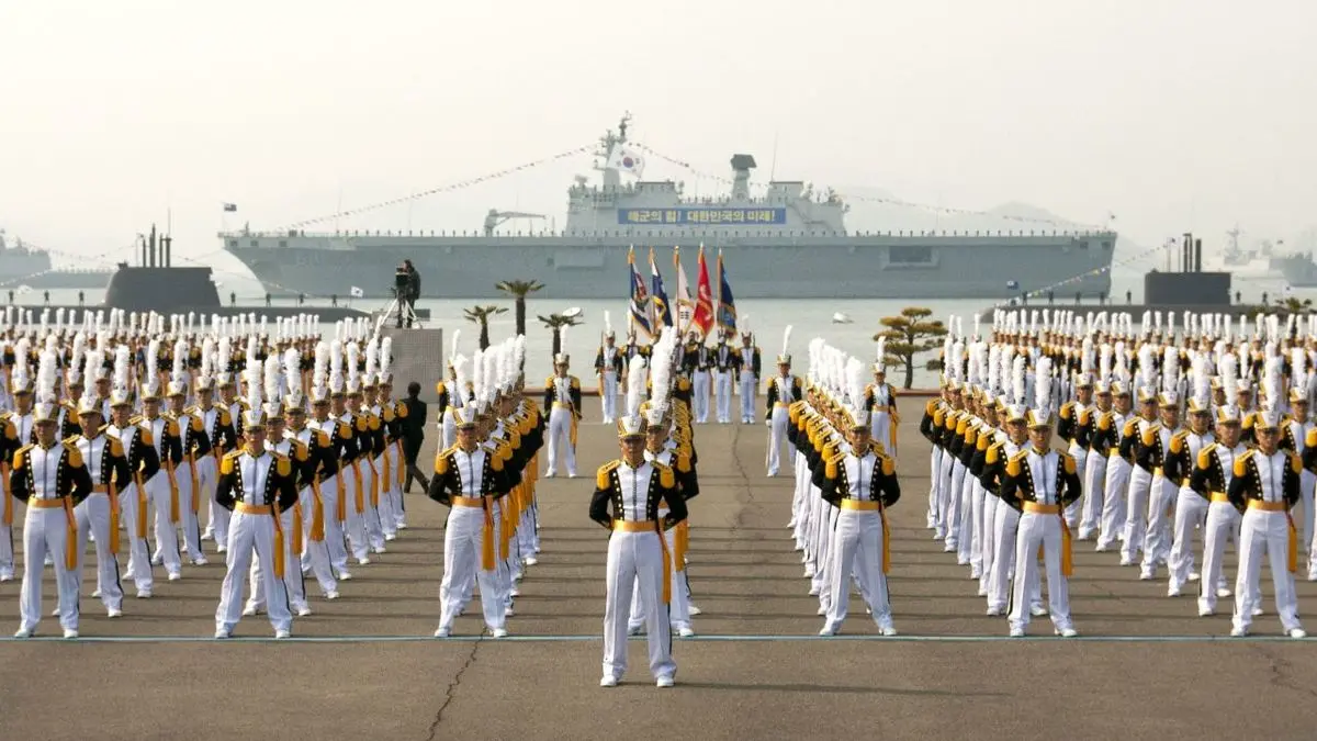ناوگان نظامی «کره‌جنوبی» پس از اطلاع به ایران عازم تنگه هرمز شد