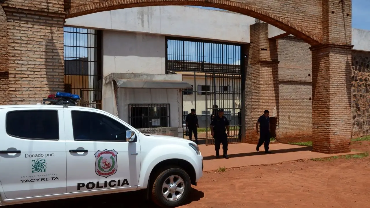 75 زندانی با حفر تونل از زندانی در «پاراگوئه» گریختند + تصاویر